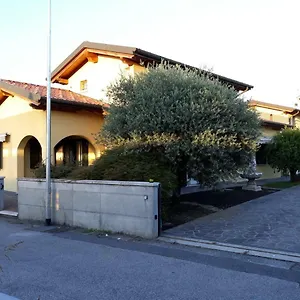 Loredana Elegant With Private Bathroom Pensjonat